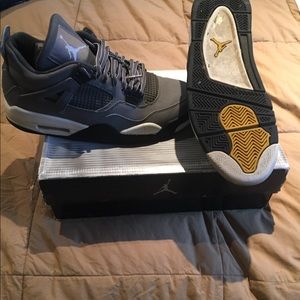 Jordan retro 4